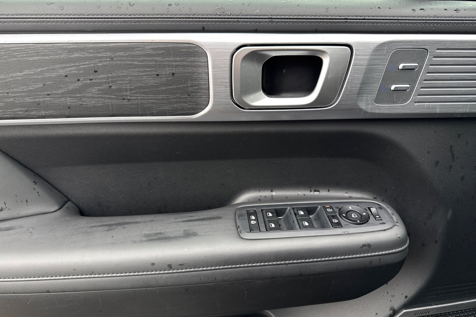 Used 2024 Hyundai Santa Fe Limited AWD/4WD image 10