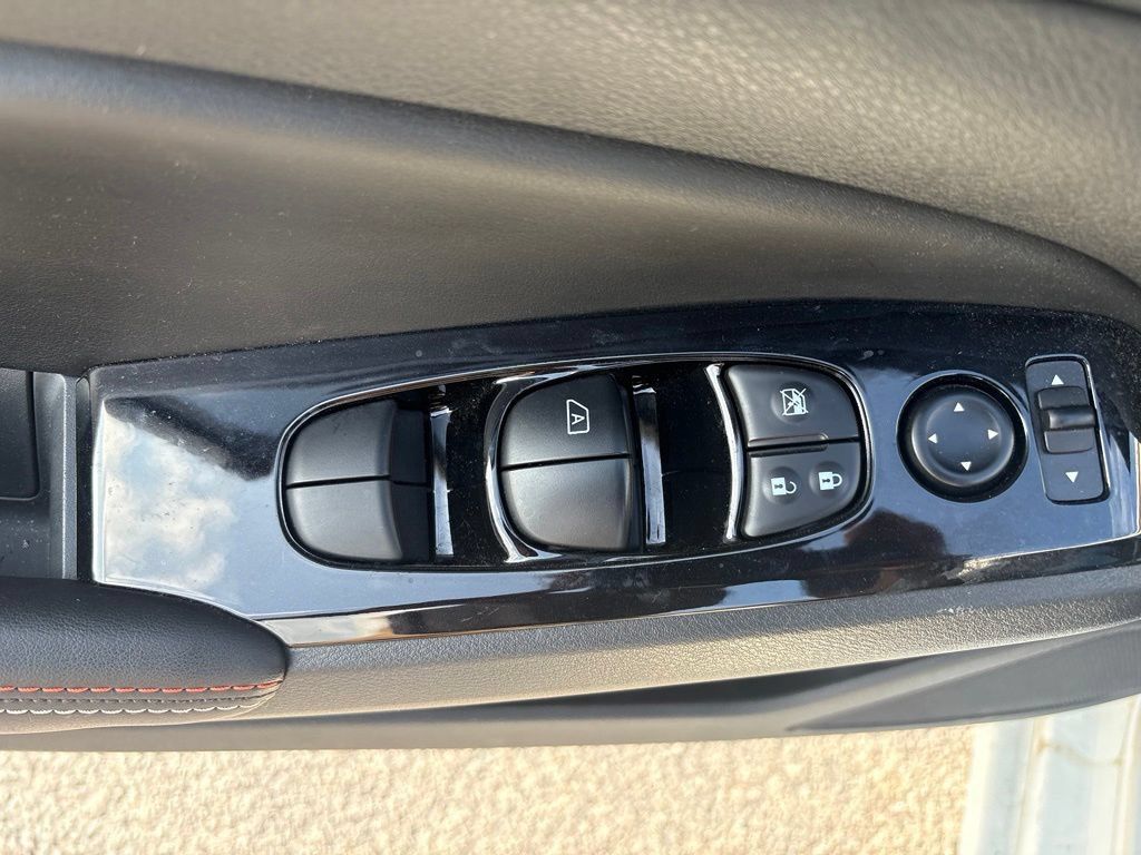 Used 2024 Nissan Altima 2.5 SR w/ SR Premium Package FWD image 16