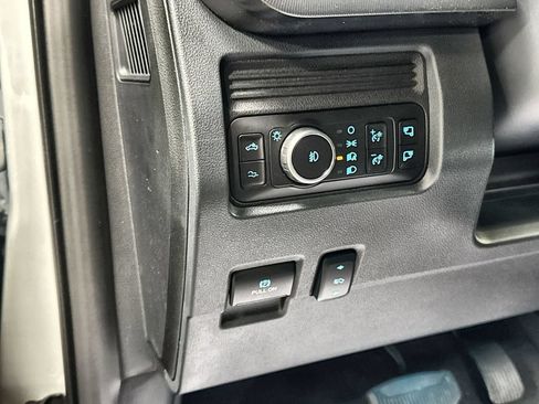 Used 2026 Ford F250 Platinum AWD/4WD image 12