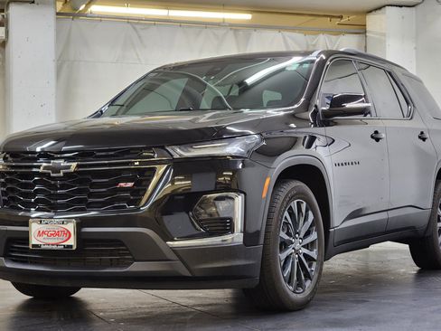 Used 2022 Chevrolet Traverse RS image 11