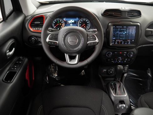 Certified 2023 Jeep Renegade Latitude image 20