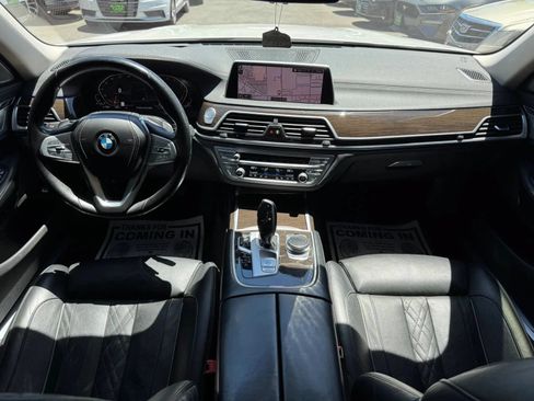 Used 2022 BMW 740i w/ Premium Package RWD image 19