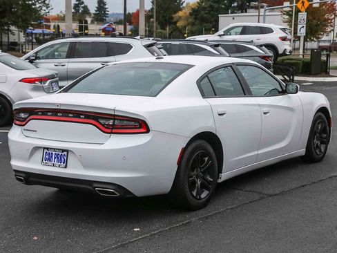 Used 2019 Dodge Charger SXT image 9