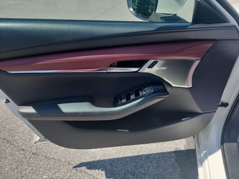 Used 2019 MAZDA MAZDA3 Hatchback w/ Premium Package FWD image 5