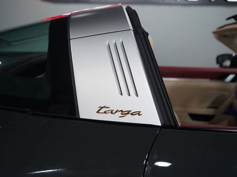 Used 2021 Porsche 911 Targa 4S Heritage Design AWD/4WD image 39