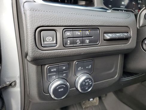 Used 2024 GMC Yukon Denali image 11