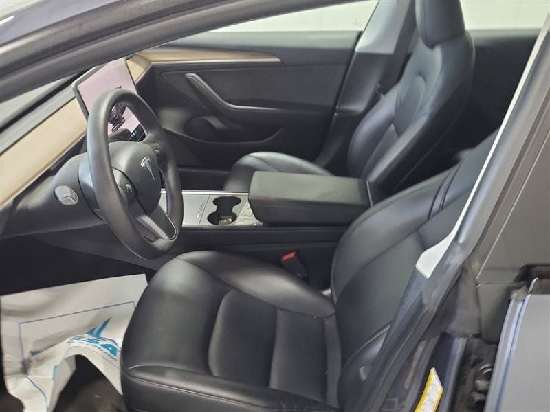 Used 2023 Tesla Model 3 Standard Range RWD image 3