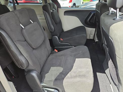 Used 2015 Dodge Grand Caravan SE w/ Quick Order Package 29E SE FWD image 18