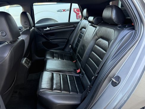 Used 2015 Volkswagen Golf R 4-Door image 11