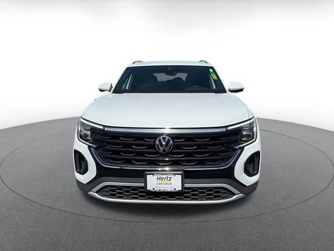 Used 2025 Volkswagen Atlas Cross Sport SE FWD image 4
