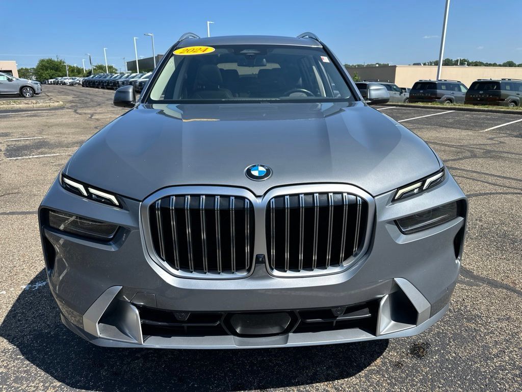 Used 2024 BMW X7 xDrive40i AWD/4WD image 19