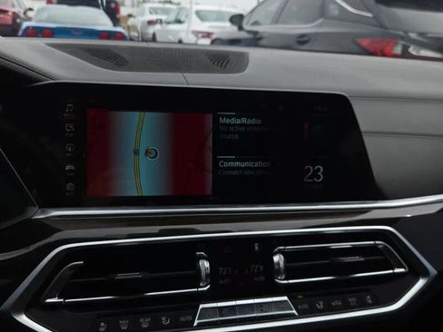 Used 2019 BMW X5 xDrive40i w/ M Sport Package image 10