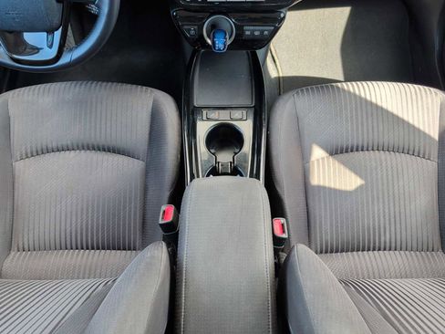 Used 2020 Toyota Prius Prime LE image 21