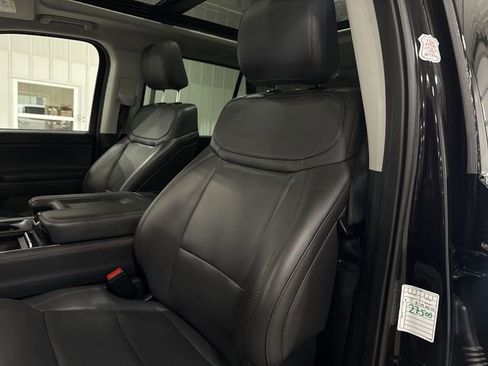 Used 2025 Ford Expedition Active AWD/4WD image 21