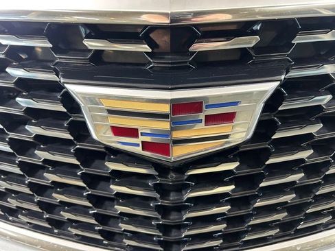Used 2023 Cadillac XT5 Luxury FWD image 9