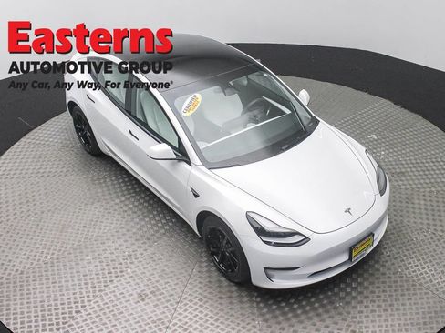 Used 2023 Tesla Model 3 Standard Range RWD image 3