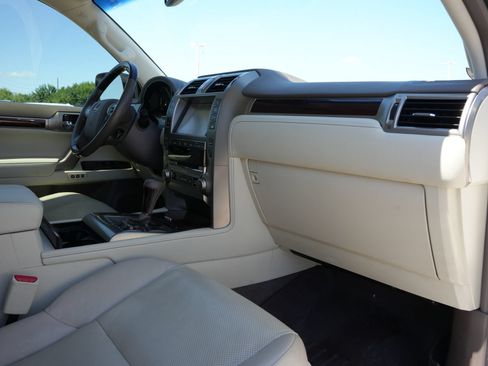 Used 2019 Lexus GX 460 Premium AWD/4WD image 24