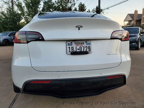 Used 2021 Tesla Model Y Long Range image 18