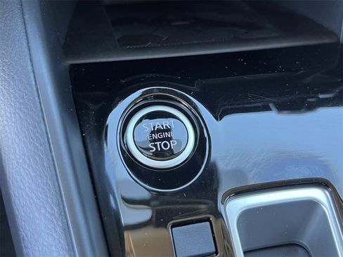 Certified 2025 Nissan Versa SR w/ Trunk Package image 19