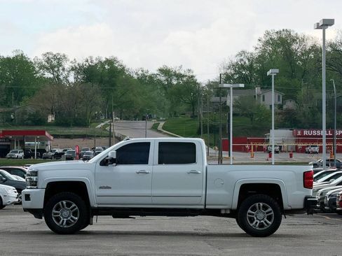 Used 2016 Chevrolet Silverado 2500 High Country w/ Duramax Plus Package AWD/4WD image 5