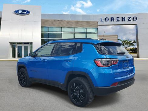 Used 2026 Jeep Compass Latitude AWD/4WD image 7