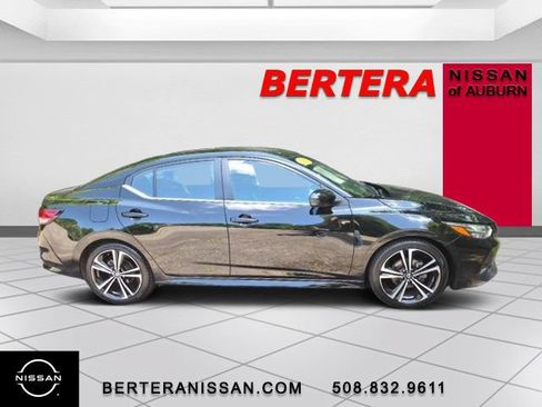 Used 2023 Nissan Sentra SR w/ Electronics Package FWD image 2