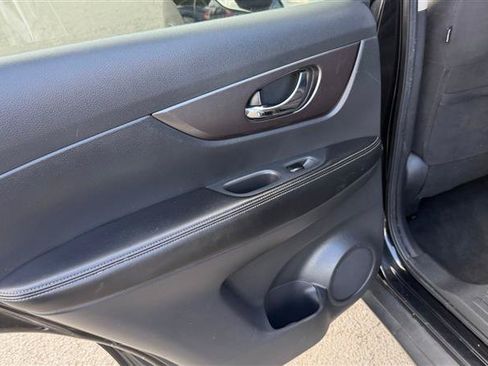 Used 2016 Nissan Rogue SV AWD/4WD image 21