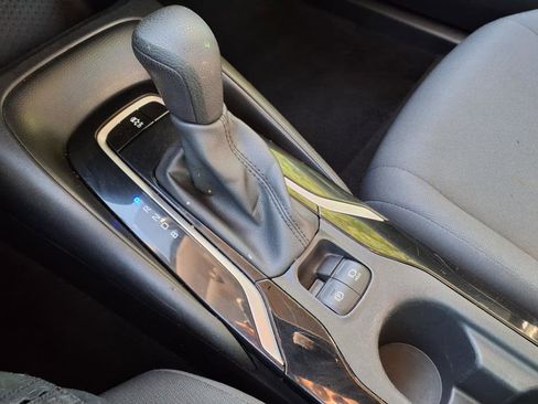 Used 2020 Toyota Corolla LE image 16