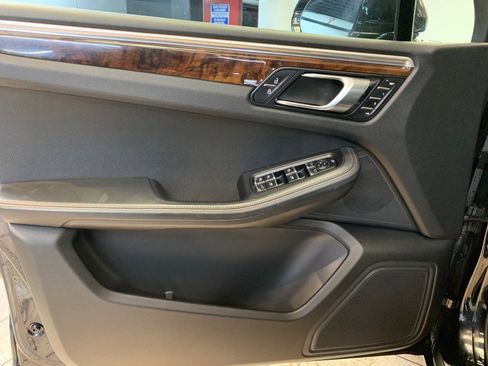 Used 2022 Porsche Macan S image 14