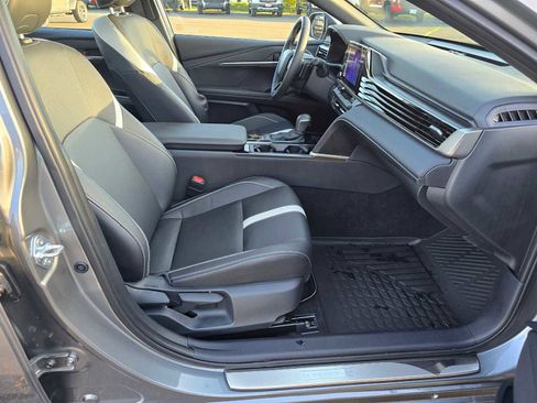 Certified 2025 Toyota Camry SE image 13