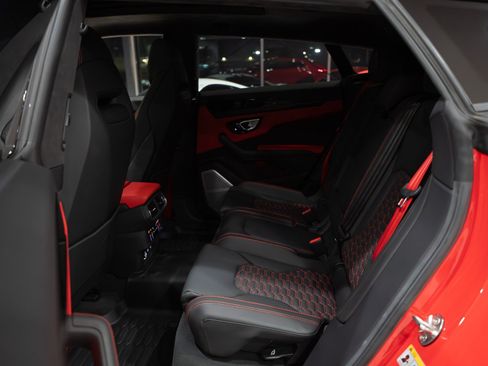 Used 2022 Lamborghini Urus AWD/4WD image 40