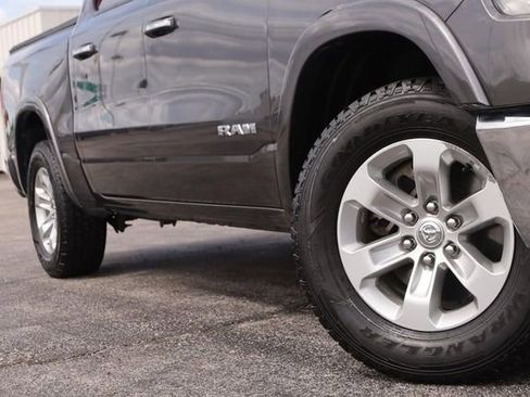 Used 2022 RAM 1500 Laramie AWD/4WD image 3
