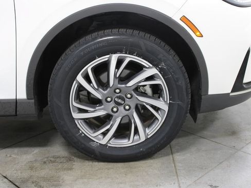 Used 2023 Lincoln Corsair FWD image 13