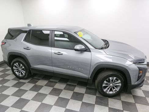 Used 2026 Chevrolet Equinox LT AWD/4WD image 5