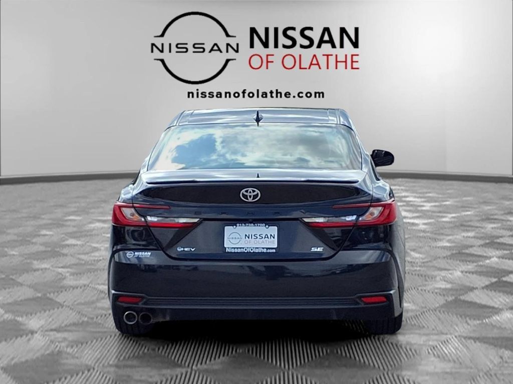 Used 2025 Toyota Camry SE FWD image 29