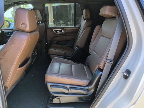 Used 2023 Chevrolet Tahoe High Country AWD/4WD image 23