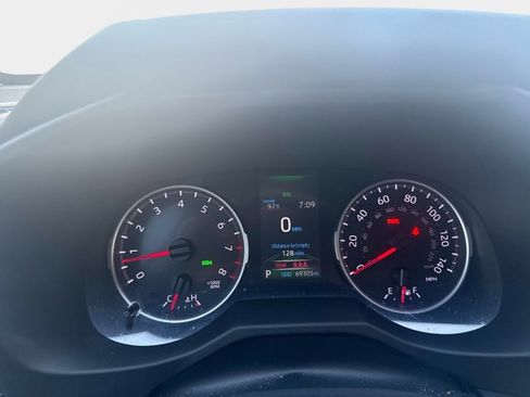 Used 2020 Toyota RAV4 XLE image 17