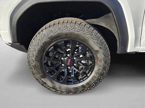 New 2026 GMC Canyon Elevation w/ Technology Package image 10