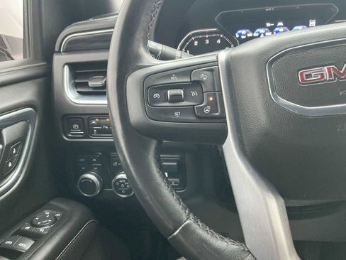 Used 2021 GMC Yukon SLT w/ SLT Luxury Plus Package image 16