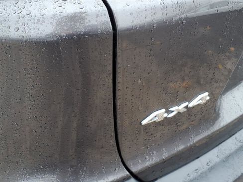 Used 2019 Jeep Cherokee Limited image 11