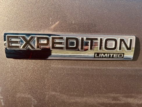 Used 2010 Ford Expedition Limited image 9