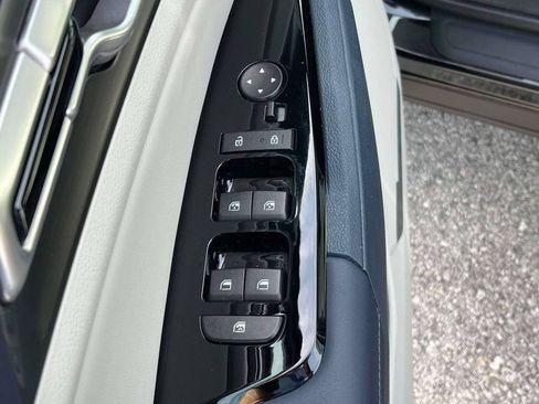 Certified 2025 Kia Sportage EX AWD/4WD image 15