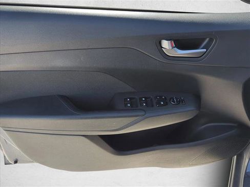 Used 2019 Hyundai Accent SE FWD image 7