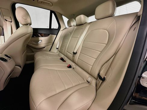 Used 2019 Mercedes-Benz GLC 350e 4MATIC image 26