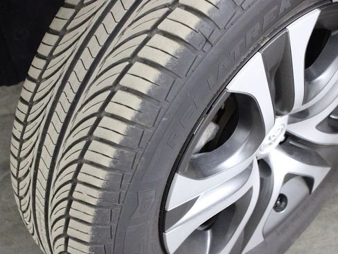 Used 2018 Toyota RAV4 LE image 34