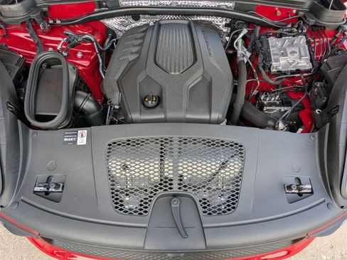 Certified 2026 Porsche Macan image 28