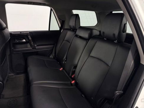 Used 2024 Toyota 4Runner TRD Off-Road Premium image 17