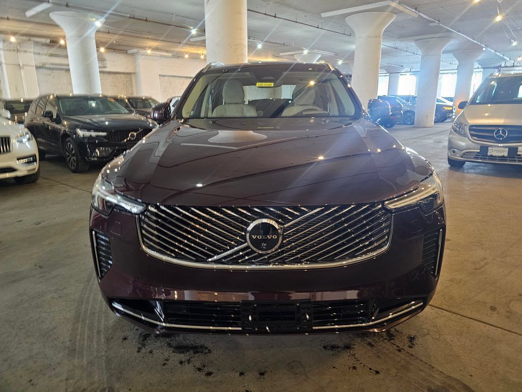 Certified 2025 Volvo XC90 T8 Ultra AWD/4WD image 6