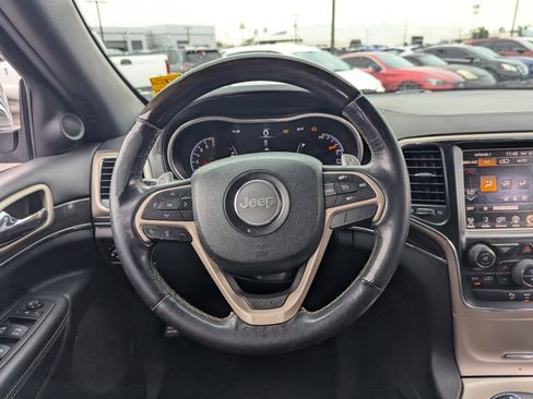 Used 2014 Jeep Grand Cherokee Overland image 24