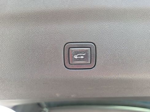 Used 2021 Chevrolet Tahoe Premier image 11